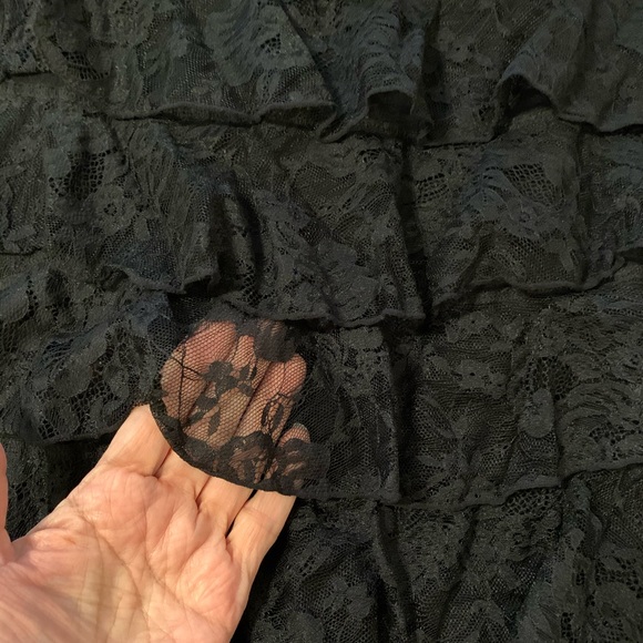 Black dress - Picture 2 of 4